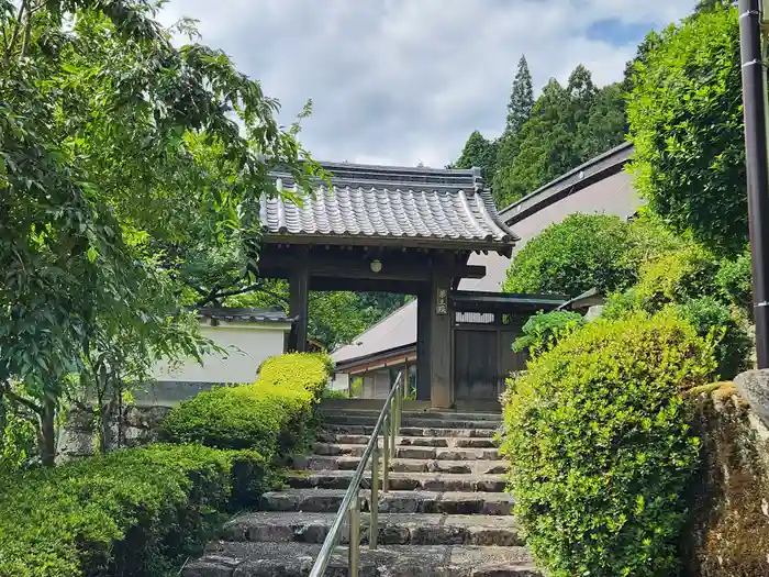 薬王院の山門