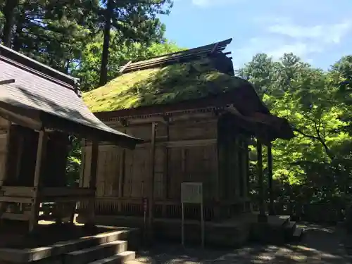 彌彦神社の末社・摂社