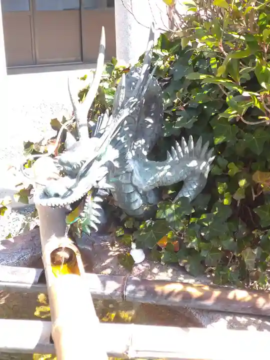 巳徳神社の手水舎