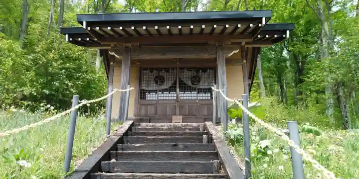 就実八幡神社の本殿・本堂