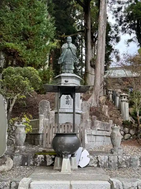 身延山奥之院思親閣(山梨県)