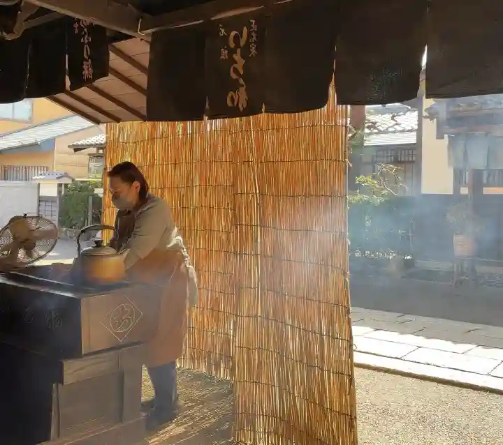 今宮神社の{uncategorized: "未分類", other: "その他", undefined: "問題あり", building: "その他建物", grave: "お墓", sacred_gate: "鳥居", guardian: "狛犬", statue: "像", buddha: "仏像", history: "歴史", nature: "自然", garden: "庭園", animal: "動物", pagoda: "塔", temizu: "手水舎", mountain_gate: "山門・神門", sanctuary: "本殿・本堂", subordinate: "末社・摂社", art: "芸術", scenery: "景色", jizo: "地蔵", ema: "絵馬", goshuin: "御朱印", omikuji: "おみくじ", items: "授与品その他", amulet: "お守り", goshuincho: "御朱印帳", eats: "食事", festival: "お祭り", votive_dance: "神楽", shichigosan: "七五三参", wedding: "結婚式", experience: "体験その他", initially: "初詣", around: "周辺", anti_infection: "感染症対策"}