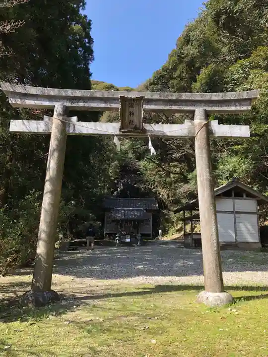 瀧神社(都農神社末社(奥宮))の鳥居