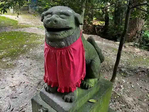 六柱神社の狛犬