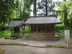 雄山神社中宮祈願殿の末社