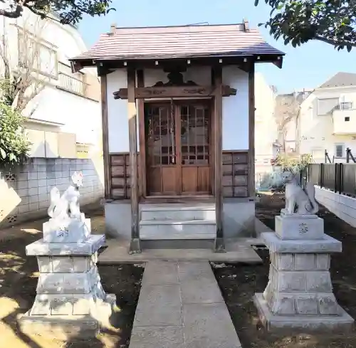 浜田山稲荷大明神の{uncategorized: "未分類", other: "その他", undefined: "問題あり", building: "その他建物", grave: "お墓", sacred_gate: "鳥居", guardian: "狛犬", statue: "像", buddha: "仏像", history: "歴史", nature: "自然", garden: "庭園", animal: "動物", pagoda: "塔", temizu: "手水舎", mountain_gate: "山門・神門", sanctuary: "本殿・本堂", subordinate: "末社・摂社", art: "芸術", scenery: "景色", jizo: "地蔵", ema: "絵馬", goshuin: "御朱印", omikuji: "おみくじ", items: "授与品その他", amulet: "お守り", goshuincho: "御朱印帳", eats: "食事", festival: "お祭り", votive_dance: "神楽", shichigosan: "七五三参", wedding: "結婚式", experience: "体験その他", initially: "初詣", around: "周辺", anti_infection: "感染症対策"}