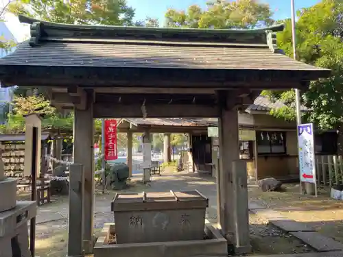戸部杉山神社の手水舎