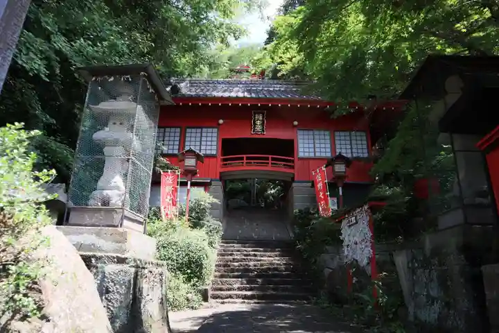 磯山弁財天の山門・神門
