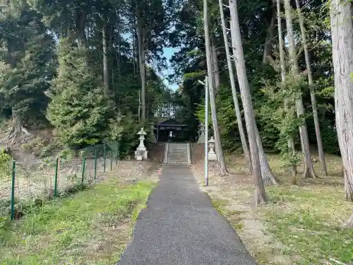 大寳神社の{uncategorized: "未分類", other: "その他", undefined: "問題あり", building: "その他建物", grave: "お墓", sacred_gate: "鳥居", guardian: "狛犬", statue: "像", buddha: "仏像", history: "歴史", nature: "自然", garden: "庭園", animal: "動物", pagoda: "塔", temizu: "手水舎", mountain_gate: "山門・神門", sanctuary: "本殿・本堂", subordinate: "末社・摂社", art: "芸術", scenery: "景色", jizo: "地蔵", ema: "絵馬", goshuin: "御朱印", omikuji: "おみくじ", items: "授与品その他", amulet: "お守り", goshuincho: "御朱印帳", eats: "食事", festival: "お祭り", votive_dance: "神楽", shichigosan: "七五三参", wedding: "結婚式", experience: "体験その他", initially: "初詣", around: "周辺", anti_infection: "感染症対策"}