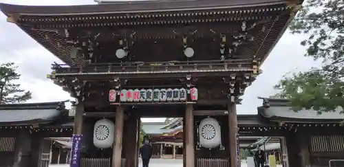 寒川神社の山門・神門