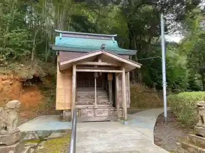 佐伎治神社の{uncategorized: "未分類", other: "その他", undefined: "問題あり", building: "その他建物", grave: "お墓", sacred_gate: "鳥居", guardian: "狛犬", statue: "像", buddha: "仏像", history: "歴史", nature: "自然", garden: "庭園", animal: "動物", pagoda: "塔", temizu: "手水舎", mountain_gate: "山門・神門", sanctuary: "本殿・本堂", subordinate: "末社・摂社", art: "芸術", scenery: "景色", jizo: "地蔵", ema: "絵馬", goshuin: "御朱印", omikuji: "おみくじ", items: "授与品その他", amulet: "お守り", goshuincho: "御朱印帳", eats: "食事", festival: "お祭り", votive_dance: "神楽", shichigosan: "七五三参", wedding: "結婚式", experience: "体験その他", initially: "初詣", around: "周辺", anti_infection: "感染症対策"}
