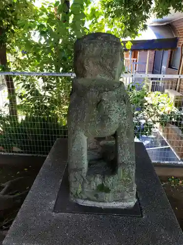 穏田神社の狛犬