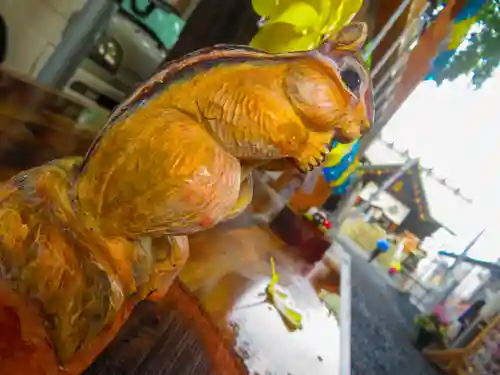 札幌諏訪神社の像