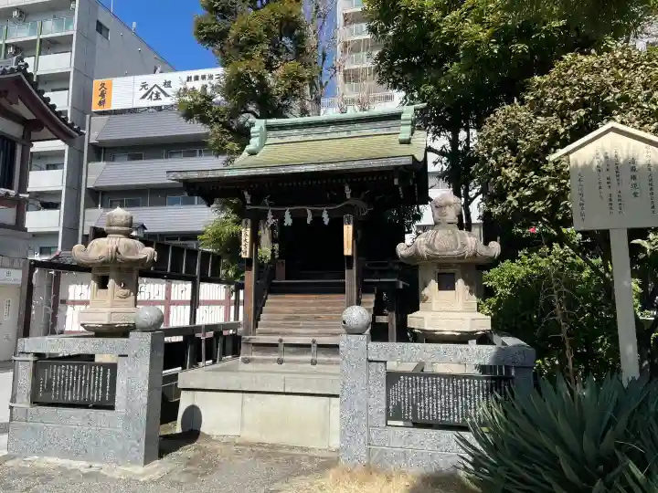 川崎大師(平間寺)の{uncategorized: "未分類", other: "その他", undefined: "問題あり", building: "その他建物", grave: "お墓", sacred_gate: "鳥居", guardian: "狛犬", statue: "像", buddha: "仏像", history: "歴史", nature: "自然", garden: "庭園", animal: "動物", pagoda: "塔", temizu: "手水舎", mountain_gate: "山門・神門", sanctuary: "本殿・本堂", subordinate: "末社・摂社", art: "芸術", scenery: "景色", jizo: "地蔵", ema: "絵馬", goshuin: "御朱印", omikuji: "おみくじ", items: "授与品その他", amulet: "お守り", goshuincho: "御朱印帳", eats: "食事", festival: "お祭り", votive_dance: "神楽", shichigosan: "七五三参", wedding: "結婚式", experience: "体験その他", initially: "初詣", around: "周辺", anti_infection: "感染症対策"}