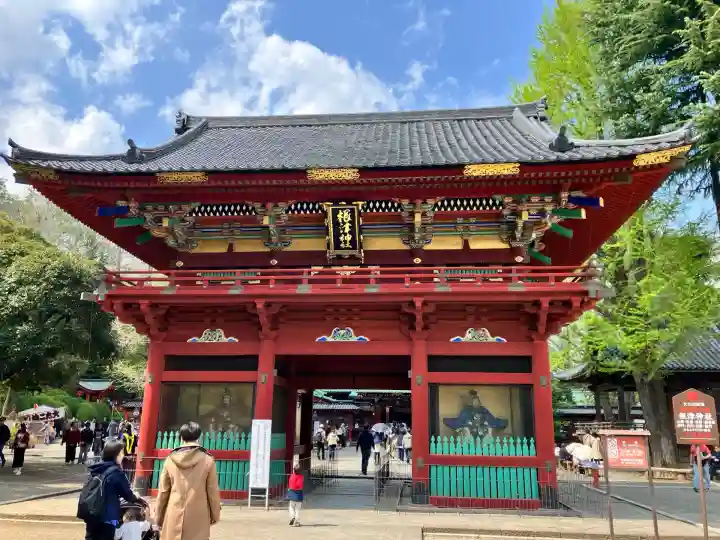 根津神社の山門・神門