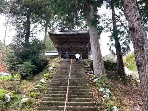 明通寺の山門