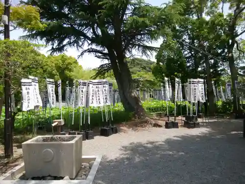 旗上弁財天社の庭園