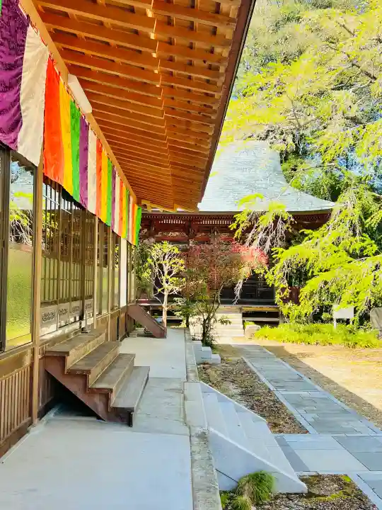小松寺の{uncategorized: "未分類", other: "その他", undefined: "問題あり", building: "その他建物", grave: "お墓", sacred_gate: "鳥居", guardian: "狛犬", statue: "像", buddha: "仏像", history: "歴史", nature: "自然", garden: "庭園", animal: "動物", pagoda: "塔", temizu: "手水舎", mountain_gate: "山門・神門", sanctuary: "本殿・本堂", subordinate: "末社・摂社", art: "芸術", scenery: "景色", jizo: "地蔵", ema: "絵馬", goshuin: "御朱印", omikuji: "おみくじ", items: "授与品その他", amulet: "お守り", goshuincho: "御朱印帳", eats: "食事", festival: "お祭り", votive_dance: "神楽", shichigosan: "七五三参", wedding: "結婚式", experience: "体験その他", initially: "初詣", around: "周辺", anti_infection: "感染症対策"}
