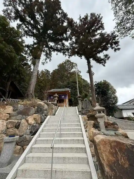 添御縣坐神社の{uncategorized: "未分類", other: "その他", undefined: "問題あり", building: "その他建物", grave: "お墓", sacred_gate: "鳥居", guardian: "狛犬", statue: "像", buddha: "仏像", history: "歴史", nature: "自然", garden: "庭園", animal: "動物", pagoda: "塔", temizu: "手水舎", mountain_gate: "山門・神門", sanctuary: "本殿・本堂", subordinate: "末社・摂社", art: "芸術", scenery: "景色", jizo: "地蔵", ema: "絵馬", goshuin: "御朱印", omikuji: "おみくじ", items: "授与品その他", amulet: "お守り", goshuincho: "御朱印帳", eats: "食事", festival: "お祭り", votive_dance: "神楽", shichigosan: "七五三参", wedding: "結婚式", experience: "体験その他", initially: "初詣", around: "周辺", anti_infection: "感染症対策"}