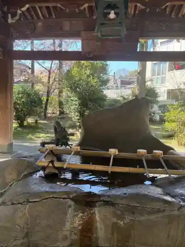 六所神社の{uncategorized: "未分類", other: "その他", undefined: "問題あり", building: "その他建物", grave: "お墓", sacred_gate: "鳥居", guardian: "狛犬", statue: "像", buddha: "仏像", history: "歴史", nature: "自然", garden: "庭園", animal: "動物", pagoda: "塔", temizu: "手水舎", mountain_gate: "山門・神門", sanctuary: "本殿・本堂", subordinate: "末社・摂社", art: "芸術", scenery: "景色", jizo: "地蔵", ema: "絵馬", goshuin: "御朱印", omikuji: "おみくじ", items: "授与品その他", amulet: "お守り", goshuincho: "御朱印帳", eats: "食事", festival: "お祭り", votive_dance: "神楽", shichigosan: "七五三参", wedding: "結婚式", experience: "体験その他", initially: "初詣", around: "周辺", anti_infection: "感染症対策"}