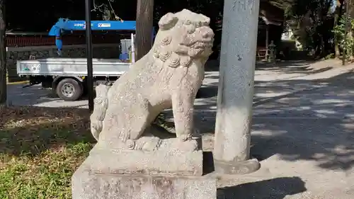 薦神社の狛犬