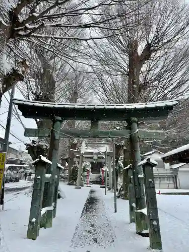 春日神社の{uncategorized: "未分類", other: "その他", undefined: "問題あり", building: "その他建物", grave: "お墓", sacred_gate: "鳥居", guardian: "狛犬", statue: "像", buddha: "仏像", history: "歴史", nature: "自然", garden: "庭園", animal: "動物", pagoda: "塔", temizu: "手水舎", mountain_gate: "山門・神門", sanctuary: "本殿・本堂", subordinate: "末社・摂社", art: "芸術", scenery: "景色", jizo: "地蔵", ema: "絵馬", goshuin: "御朱印", omikuji: "おみくじ", items: "授与品その他", amulet: "お守り", goshuincho: "御朱印帳", eats: "食事", festival: "お祭り", votive_dance: "神楽", shichigosan: "七五三参", wedding: "結婚式", experience: "体験その他", initially: "初詣", around: "周辺", anti_infection: "感染症対策"}