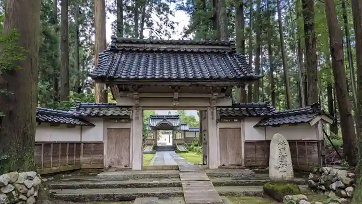 立山寺の山門・神門