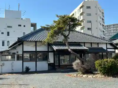 長松院の{uncategorized: "未分類", other: "その他", undefined: "問題あり", building: "その他建物", grave: "お墓", sacred_gate: "鳥居", guardian: "狛犬", statue: "像", buddha: "仏像", history: "歴史", nature: "自然", garden: "庭園", animal: "動物", pagoda: "塔", temizu: "手水舎", mountain_gate: "山門・神門", sanctuary: "本殿・本堂", subordinate: "末社・摂社", art: "芸術", scenery: "景色", jizo: "地蔵", ema: "絵馬", goshuin: "御朱印", omikuji: "おみくじ", items: "授与品その他", amulet: "お守り", goshuincho: "御朱印帳", eats: "食事", festival: "お祭り", votive_dance: "神楽", shichigosan: "七五三参", wedding: "結婚式", experience: "体験その他", initially: "初詣", around: "周辺", anti_infection: "感染症対策"}