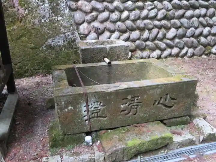 日輪神社の手水舎