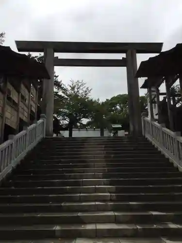 伊勢山皇大神宮の鳥居