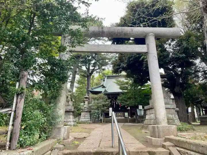 上高田氷川神社の{uncategorized: "未分類", other: "その他", undefined: "問題あり", building: "その他建物", grave: "お墓", sacred_gate: "鳥居", guardian: "狛犬", statue: "像", buddha: "仏像", history: "歴史", nature: "自然", garden: "庭園", animal: "動物", pagoda: "塔", temizu: "手水舎", mountain_gate: "山門・神門", sanctuary: "本殿・本堂", subordinate: "末社・摂社", art: "芸術", scenery: "景色", jizo: "地蔵", ema: "絵馬", goshuin: "御朱印", omikuji: "おみくじ", items: "授与品その他", amulet: "お守り", goshuincho: "御朱印帳", eats: "食事", festival: "お祭り", votive_dance: "神楽", shichigosan: "七五三参", wedding: "結婚式", experience: "体験その他", initially: "初詣", around: "周辺", anti_infection: "感染症対策"}
