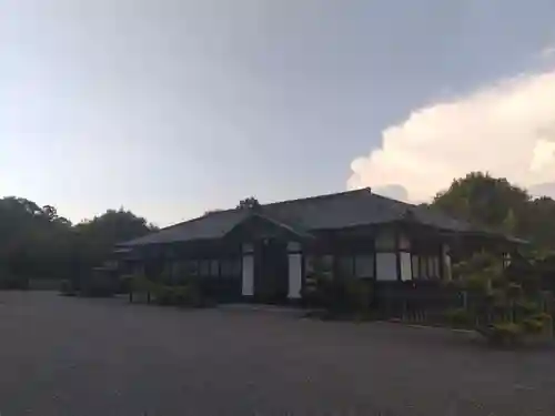 神武天皇陵（畝傍山東北陵）のその他建物