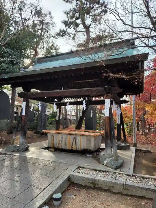 四柱神社の手水舎