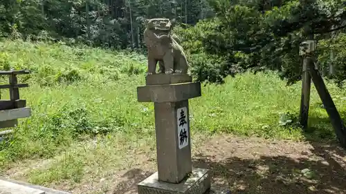 忠類神社の狛犬