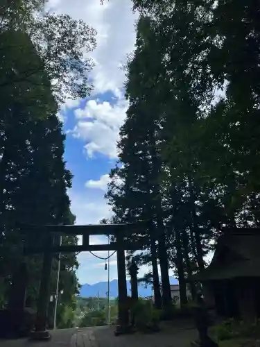 戸隠神社火之御子社の{uncategorized: "未分類", other: "その他", undefined: "問題あり", building: "その他建物", grave: "お墓", sacred_gate: "鳥居", guardian: "狛犬", statue: "像", buddha: "仏像", history: "歴史", nature: "自然", garden: "庭園", animal: "動物", pagoda: "塔", temizu: "手水舎", mountain_gate: "山門・神門", sanctuary: "本殿・本堂", subordinate: "末社・摂社", art: "芸術", scenery: "景色", jizo: "地蔵", ema: "絵馬", goshuin: "御朱印", omikuji: "おみくじ", items: "授与品その他", amulet: "お守り", goshuincho: "御朱印帳", eats: "食事", festival: "お祭り", votive_dance: "神楽", shichigosan: "七五三参", wedding: "結婚式", experience: "体験その他", initially: "初詣", around: "周辺", anti_infection: "感染症対策"}