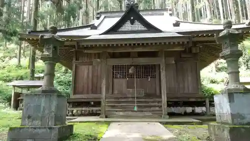 三輪神社の本殿・本堂
