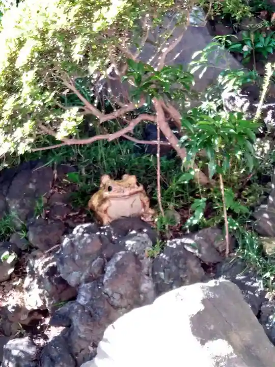 鳩森八幡神社の像