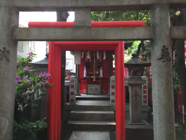 隆栄稲荷神社の鳥居