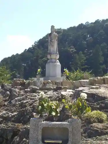 箕輪山満行院霊巖寺の仏像