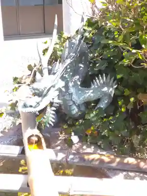 巳徳神社の手水舎