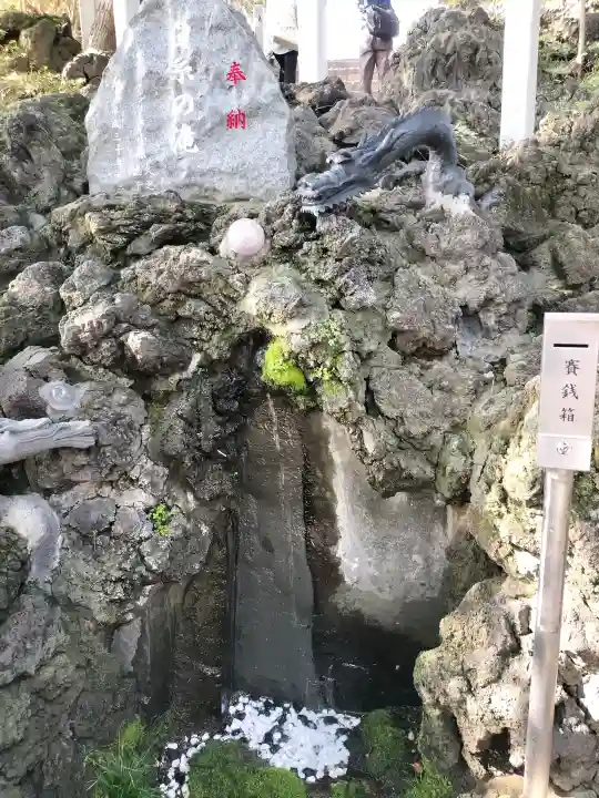 多摩川浅間神社の{uncategorized: "未分類", other: "その他", undefined: "問題あり", building: "その他建物", grave: "お墓", sacred_gate: "鳥居", guardian: "狛犬", statue: "像", buddha: "仏像", history: "歴史", nature: "自然", garden: "庭園", animal: "動物", pagoda: "塔", temizu: "手水舎", mountain_gate: "山門・神門", sanctuary: "本殿・本堂", subordinate: "末社・摂社", art: "芸術", scenery: "景色", jizo: "地蔵", ema: "絵馬", goshuin: "御朱印", omikuji: "おみくじ", items: "授与品その他", amulet: "お守り", goshuincho: "御朱印帳", eats: "食事", festival: "お祭り", votive_dance: "神楽", shichigosan: "七五三参", wedding: "結婚式", experience: "体験その他", initially: "初詣", around: "周辺", anti_infection: "感染症対策"}