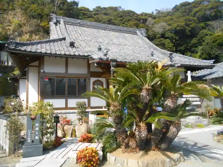 薬王寺の本殿・本堂