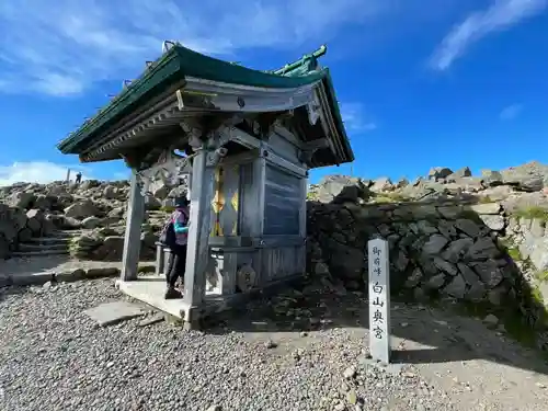 白山比咩神社　奥宮の本殿