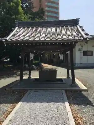 諏訪社の手水舎