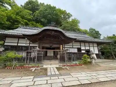 観音正寺の{uncategorized: "未分類", other: "その他", undefined: "問題あり", building: "その他建物", grave: "お墓", sacred_gate: "鳥居", guardian: "狛犬", statue: "像", buddha: "仏像", history: "歴史", nature: "自然", garden: "庭園", animal: "動物", pagoda: "塔", temizu: "手水舎", mountain_gate: "山門・神門", sanctuary: "本殿・本堂", subordinate: "末社・摂社", art: "芸術", scenery: "景色", jizo: "地蔵", ema: "絵馬", goshuin: "御朱印", omikuji: "おみくじ", items: "授与品その他", amulet: "お守り", goshuincho: "御朱印帳", eats: "食事", festival: "お祭り", votive_dance: "神楽", shichigosan: "七五三参", wedding: "結婚式", experience: "体験その他", initially: "初詣", around: "周辺", anti_infection: "感染症対策"}