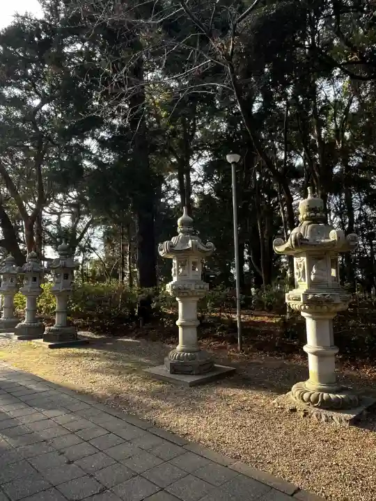 息栖神社の{uncategorized: "未分類", other: "その他", undefined: "問題あり", building: "その他建物", grave: "お墓", sacred_gate: "鳥居", guardian: "狛犬", statue: "像", buddha: "仏像", history: "歴史", nature: "自然", garden: "庭園", animal: "動物", pagoda: "塔", temizu: "手水舎", mountain_gate: "山門・神門", sanctuary: "本殿・本堂", subordinate: "末社・摂社", art: "芸術", scenery: "景色", jizo: "地蔵", ema: "絵馬", goshuin: "御朱印", omikuji: "おみくじ", items: "授与品その他", amulet: "お守り", goshuincho: "御朱印帳", eats: "食事", festival: "お祭り", votive_dance: "神楽", shichigosan: "七五三参", wedding: "結婚式", experience: "体験その他", initially: "初詣", around: "周辺", anti_infection: "感染症対策"}