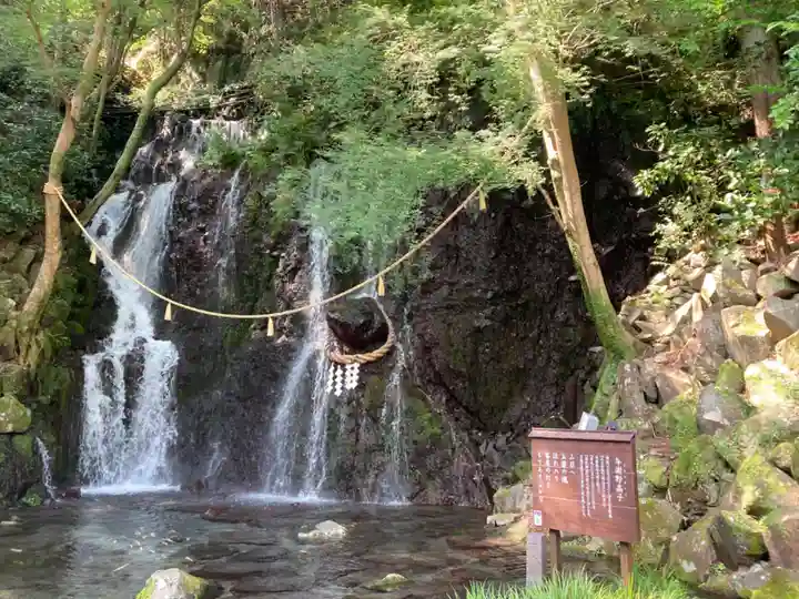 玉簾神社(神奈川県)