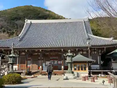 八浄寺の{uncategorized: "未分類", other: "その他", undefined: "問題あり", building: "その他建物", grave: "お墓", sacred_gate: "鳥居", guardian: "狛犬", statue: "像", buddha: "仏像", history: "歴史", nature: "自然", garden: "庭園", animal: "動物", pagoda: "塔", temizu: "手水舎", mountain_gate: "山門・神門", sanctuary: "本殿・本堂", subordinate: "末社・摂社", art: "芸術", scenery: "景色", jizo: "地蔵", ema: "絵馬", goshuin: "御朱印", omikuji: "おみくじ", items: "授与品その他", amulet: "お守り", goshuincho: "御朱印帳", eats: "食事", festival: "お祭り", votive_dance: "神楽", shichigosan: "七五三参", wedding: "結婚式", experience: "体験その他", initially: "初詣", around: "周辺", anti_infection: "感染症対策"}