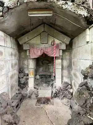 明王院（満願寺別院）の像