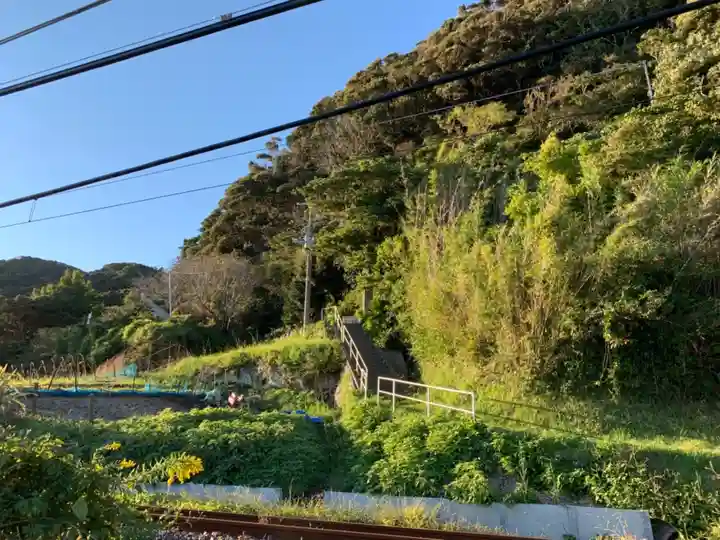 岩屋山浪切不動尊の周辺